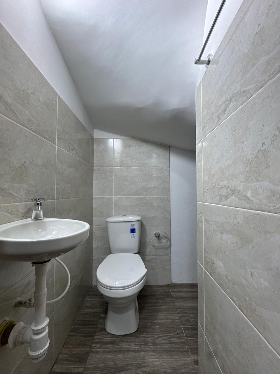 🏡 CASA EN VENTA EN BOSA CARLOS ALBÁN | 4 PISOS + LOCAL COMERCIAL + 2 APARTAMENTOS + TERRAZA