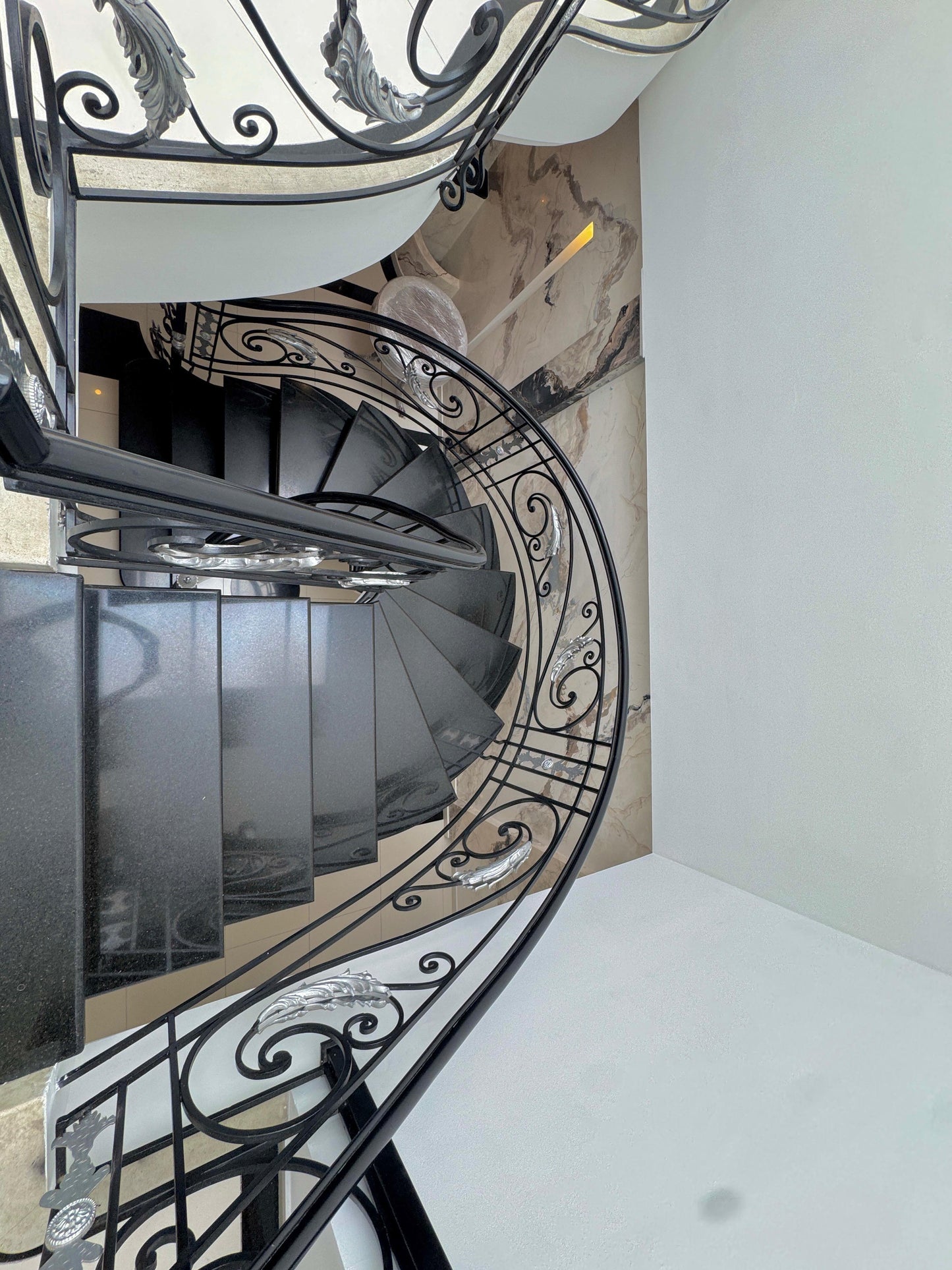 🏡 CASA EN VENTA EN MODELIA | 377 M² + 5 HABITACIONES + 3 PARQUEADEROS