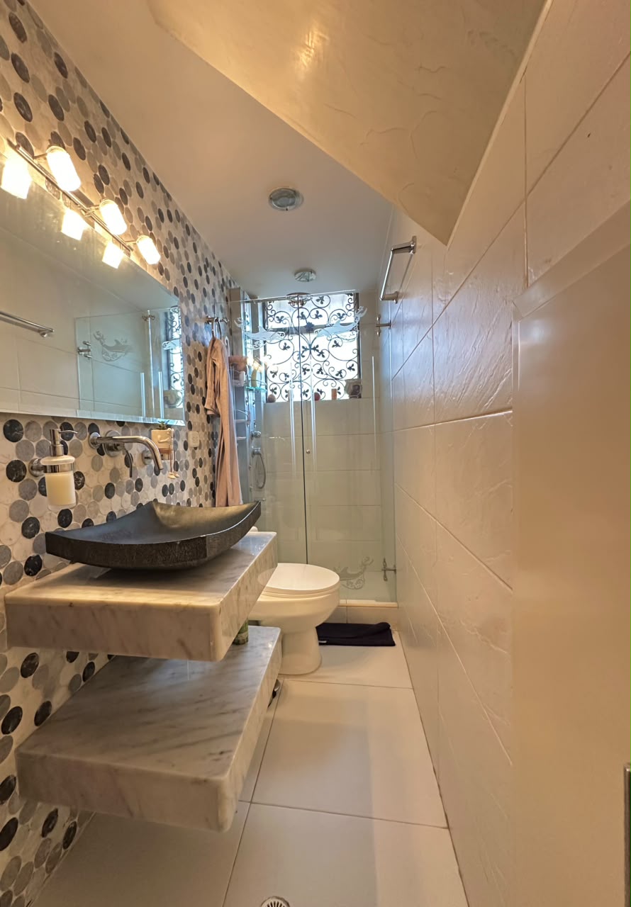 🏡 APARTAMENTO EN VENTA EN CIUDAD BERNA | 5 HABITACIONES + GARAJE PARA 2 VEHÍCULOS 🔥