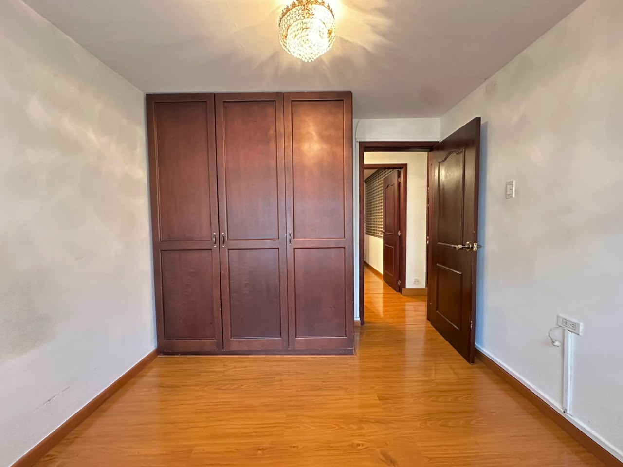🏡 APARTAMENTO EN VENTA EN CIUDAD BERNA | 5 HABITACIONES + GARAJE PARA 2 VEHÍCULOS 🔥