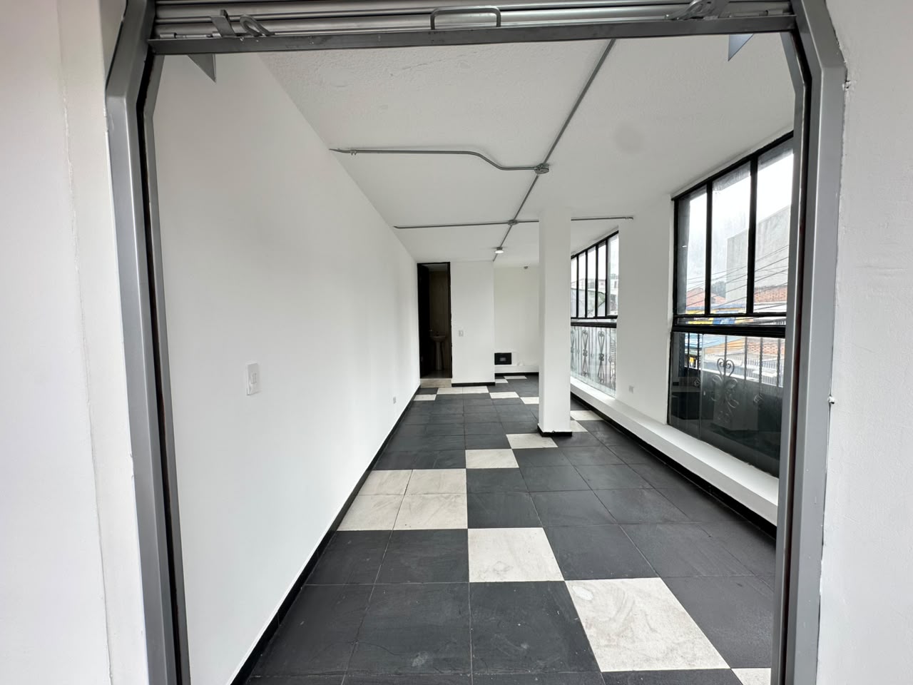🏢 ¡6 LOCALES EN ARRIENDO EN SANTA MARÍA DEL LAGO! 🔥