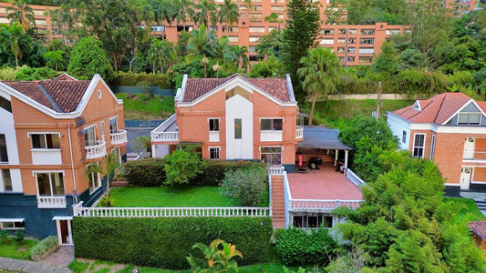 VENDO CASA TIPO MANSION 554 M2 | VIA LAS PALMAS, MEDELLIN