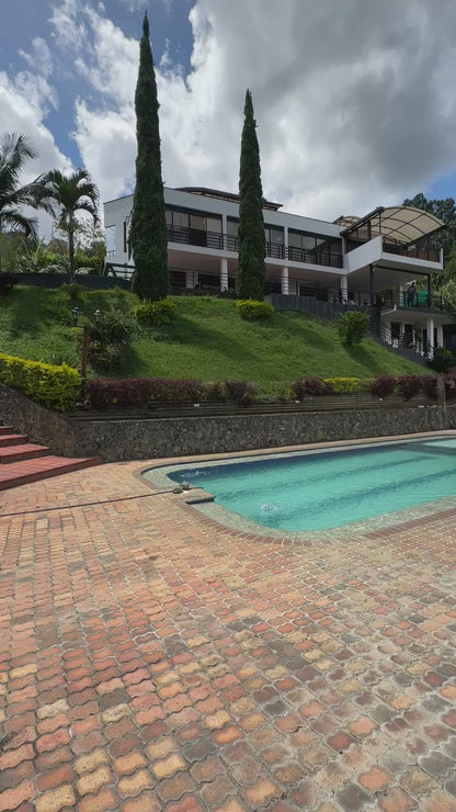 ARRIENDO CASA QUINTA DE 2700 M2